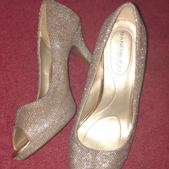 Bandolino Gold BEAUTIFUL & SPARKLY Comfortable holiday dress up heels - Picture 3 of 7